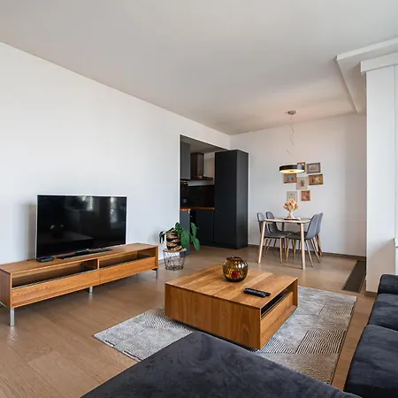 Amazing View Downtown In Panorama City On 20th Floor With Parking Appartement