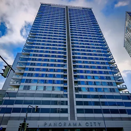 Amazing View Downtown In Panorama City On 20th Floor With Parking 布拉迪斯拉发